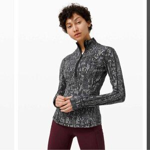 Lululemon Run Briskly 1/2 Zip - 6